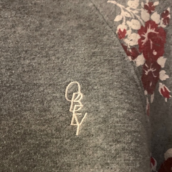 Excellent like new condition Obey Propaganda xs sweatshirt - Picture 2 of 4